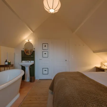 Riverside With Pool In Normandy * Muids