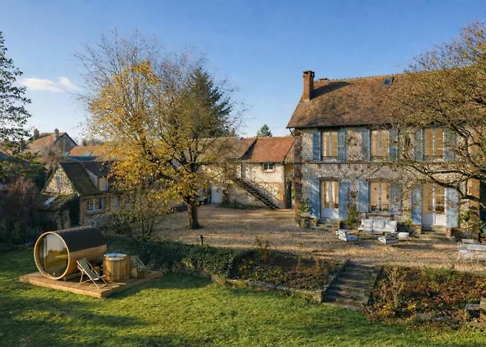 Villa Riverside With Pool In Normandy